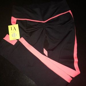 Yoga leggings with scrunch bottoms
